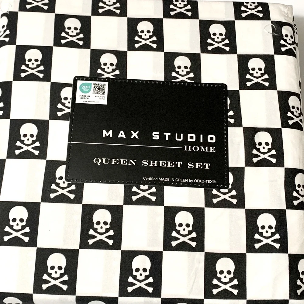 Skull and Crossbones Pirate Halloween Sheet Set - QUEEN - NEW